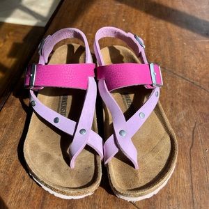 Birkenstock girls’ sandals, size 32